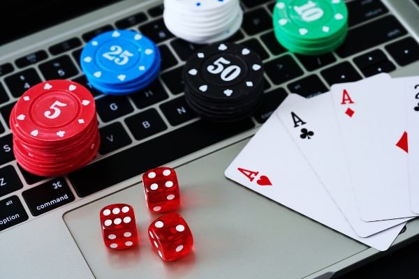 gambar goto77 Capsa Banting table lobby showing multiple stake levels and live dealer feeds